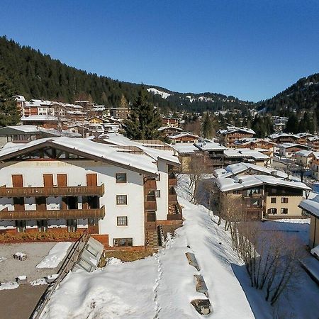 Hotel Perla Мадона ди Кампильо Екстериор снимка