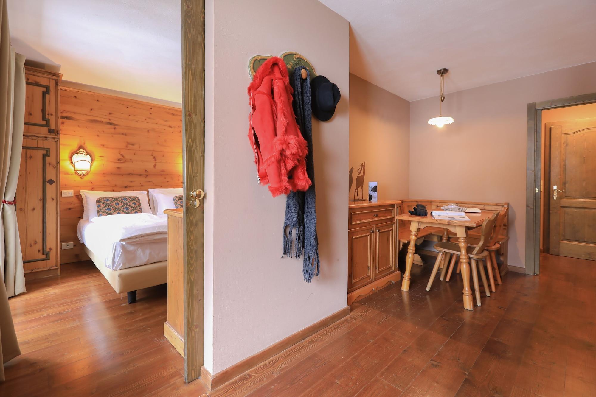 Hotel Perla Мадона ди Кампильо Екстериор снимка