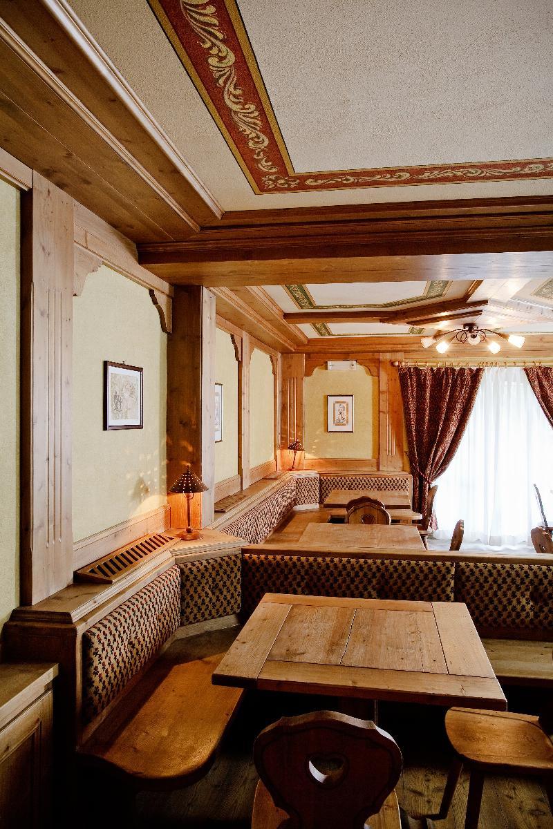 Hotel Perla Мадона ди Кампильо Екстериор снимка