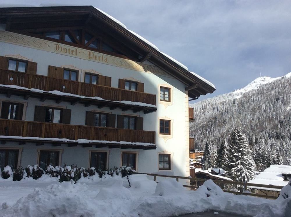 Hotel Perla Мадона ди Кампильо Екстериор снимка