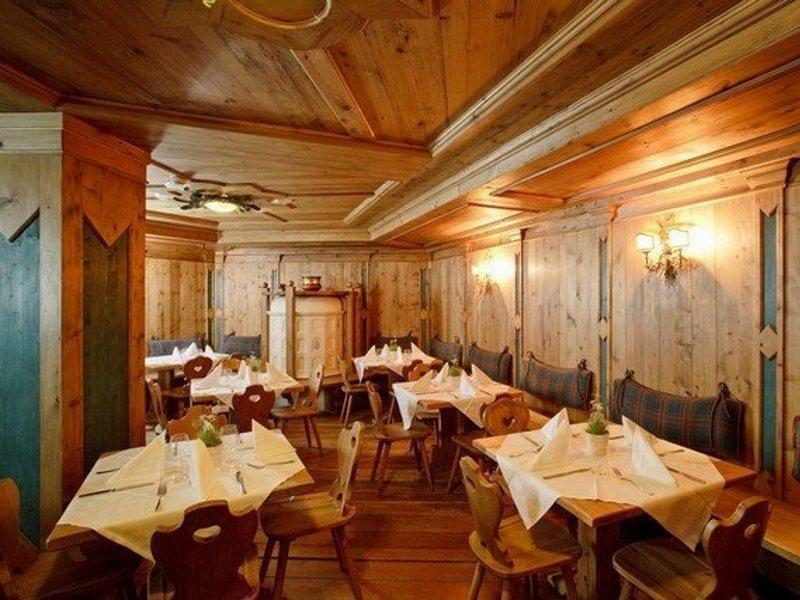 Hotel Perla Мадона ди Кампильо Екстериор снимка