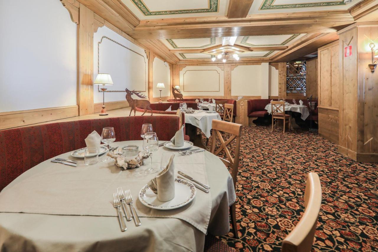 Hotel Perla Мадона ди Кампильо Екстериор снимка